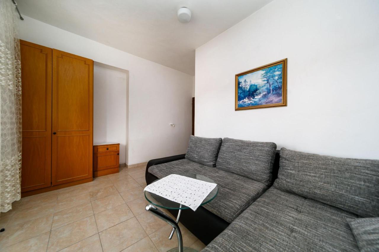 Marie I Nikola Apartment Veglia Exterior foto
