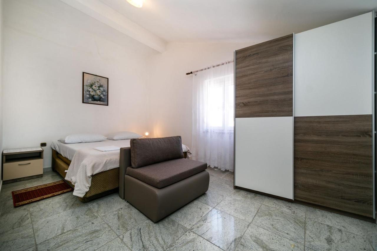 Marie I Nikola Apartment Veglia Exterior foto